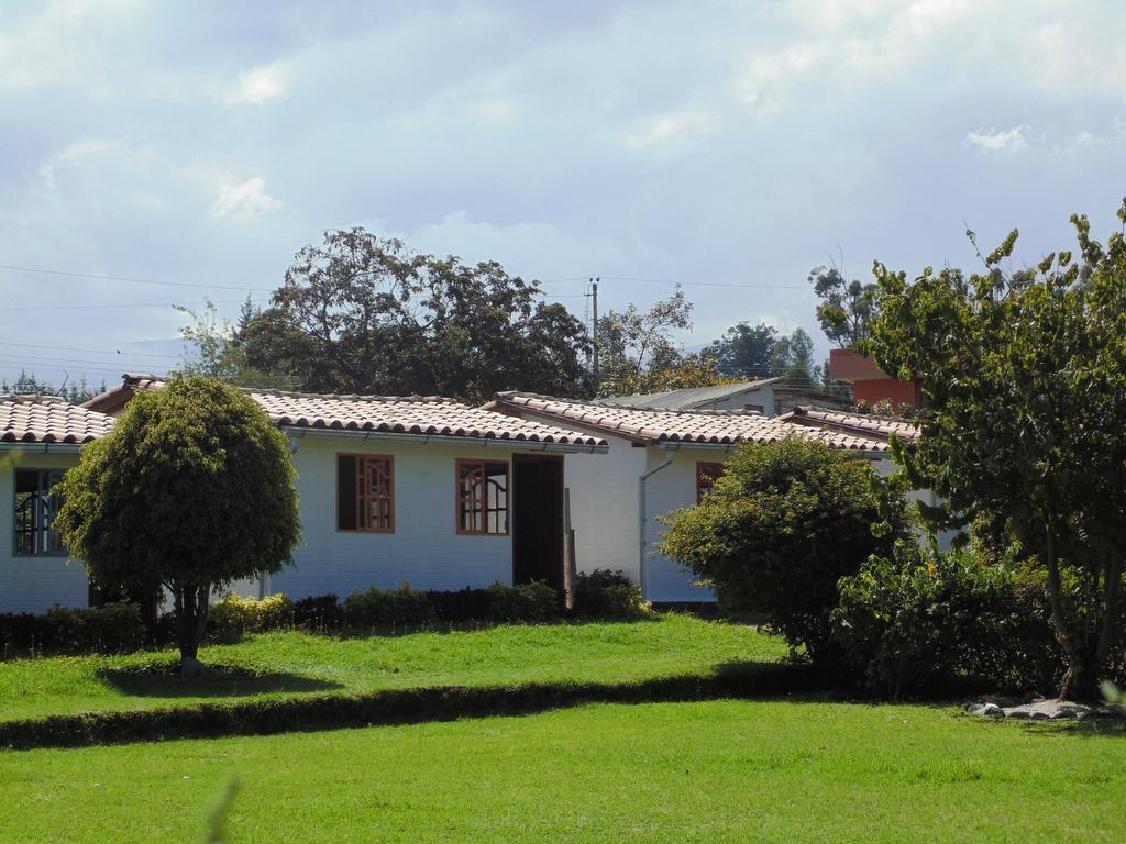 Hosteria Rosa Blanca Puembo Exteriér fotografie