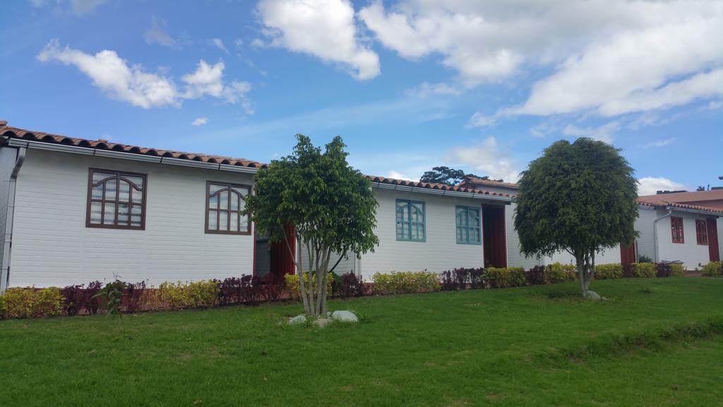 Hosteria Rosa Blanca Puembo Exteriér fotografie