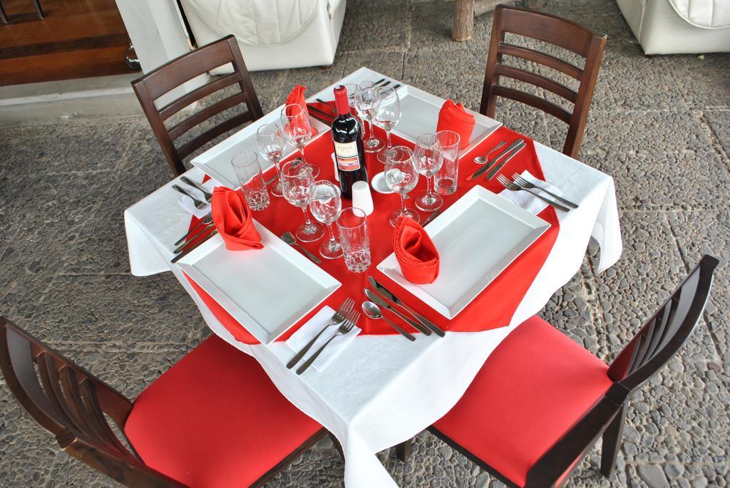 Hosteria Rosa Blanca Puembo Exteriér fotografie